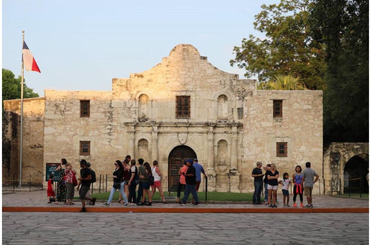 Stunning 3 Bedroom Home Near Dt Alamodome - Riverwalk San Antonio Bagian luar foto